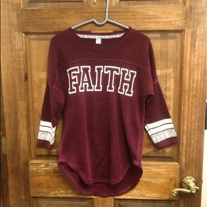 Women’s burgundy sweatshirt